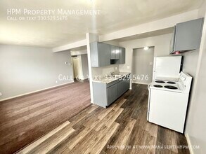 16210 Maple Heights Blvd in Maple Heights, OH - Building Photo - Building Photo
