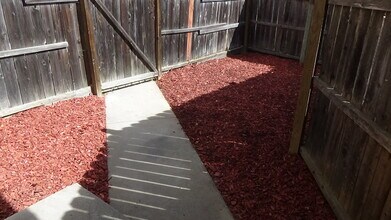 701 Summerwood Ln in Lompoc, CA - Foto de edificio - Building Photo