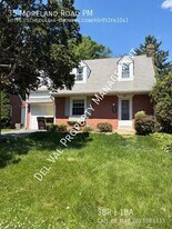 35 Moreland Rd in Paoli, PA - Building Photo