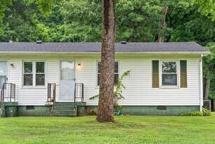 1953 Batts Ln in Clarksville, TN - Building Photo
