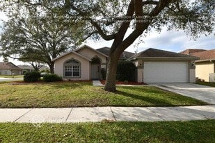 2025 Bell Ranch St in Brandon, FL - Building Photo