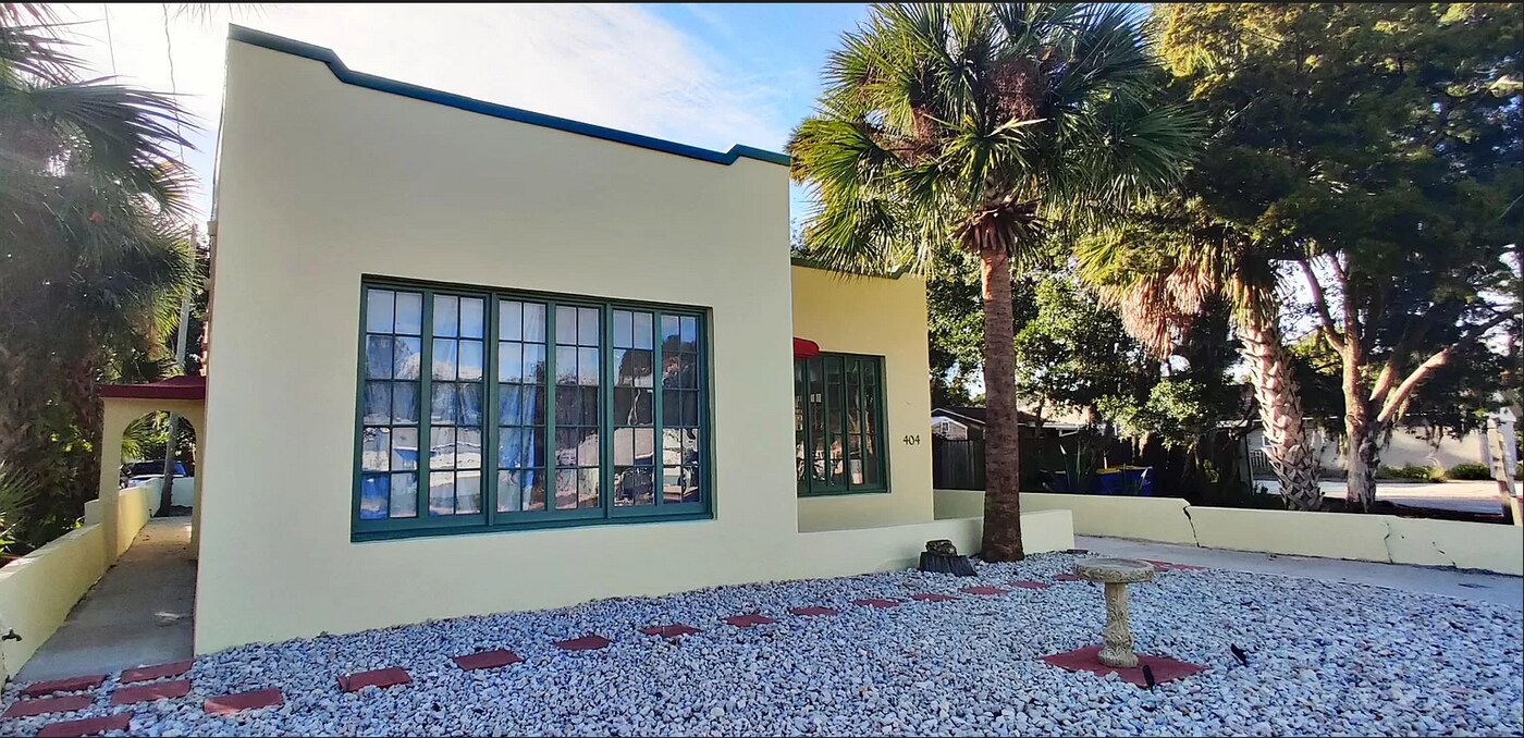 404 N Ridgewood Ave, Unit 404 N Ridgewood #2 in Edgewater, FL - Building Photo