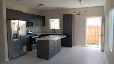 Shary Manor in Mission, TX - Building Photo - Building Photo