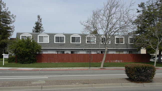 7595 Amador Valley Blvd in Dublin, CA - Building Photo - Building Photo