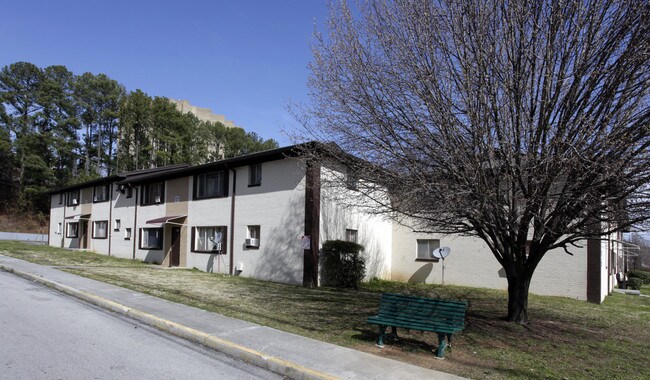 Golden Gateway Apartments in Chattanooga, TN - Foto de edificio - Building Photo