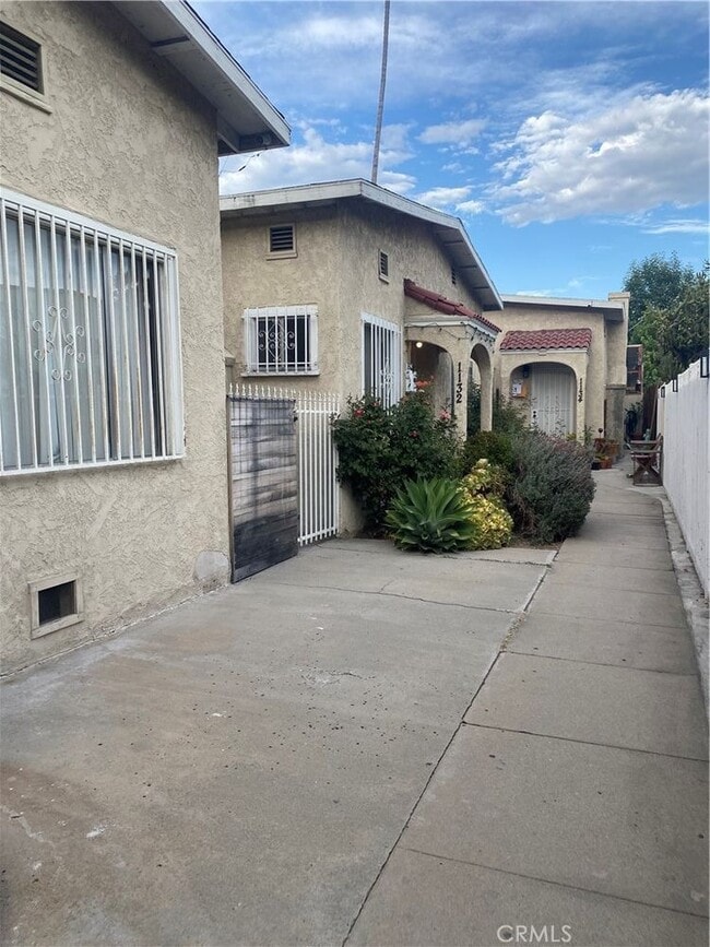 property at 1132 Mariposa Ave