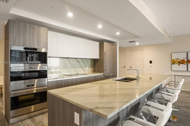 801 S Miami Ave, Unit 4708 in Miami, FL - Building Photo - Building Photo
