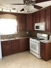 8514 W Catalpa Ave-Unit -1-Bedroom apartent in Chicago, IL - Building Photo - Building Photo