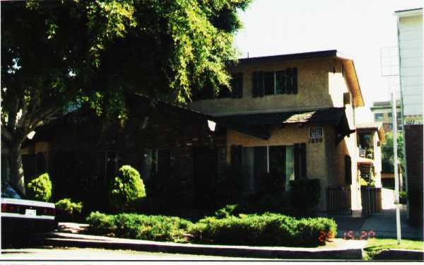 1030 E 1ST St in Long Beach, CA - Foto de edificio - Building Photo