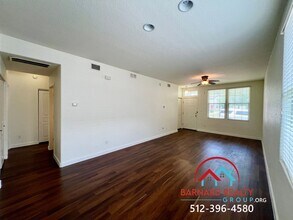 221 Trestle Tree in San Marcos, TX - Building Photo - Building Photo