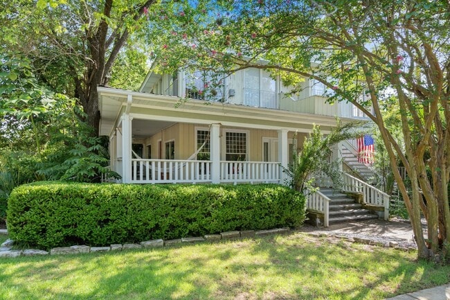 property at 1501 W 9th St