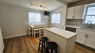 2704 N New England Ave in Chicago, IL - Building Photo - Building Photo