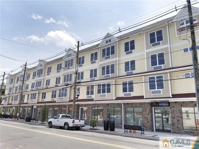 510 Hamilton St-Unit -201 in Franklin Township, NJ - Building Photo - Building Photo