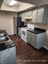 10008 NW Lema Dr in Parkville, MO - Building Photo - Building Photo