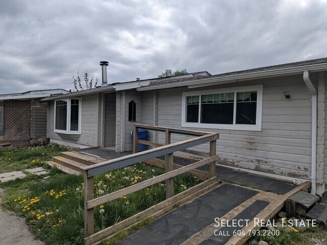 46520 Clayton Ave in Chilliwack, BC - Building Photo - Building Photo