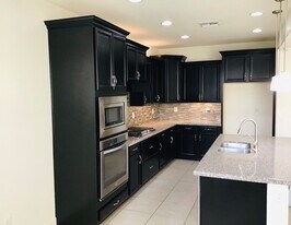 7031 W Knox Rd in Chandler, AZ - Building Photo