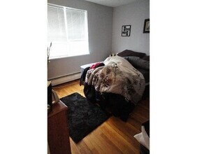 52 Colborne Rd, Unit 4 in Boston, MA - Foto de edificio - Building Photo