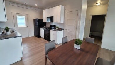 Manchester United Patio Homes in Idaho Falls, ID - Foto de edificio - Building Photo