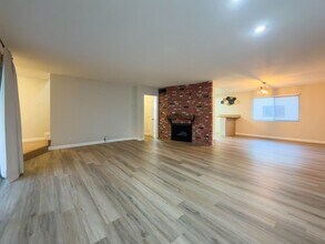 9531 Vía Ricardo in Burbank, CA - Building Photo - Building Photo