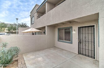 2311 E Hartford Ave in Phoenix, AZ - Building Photo - Building Photo