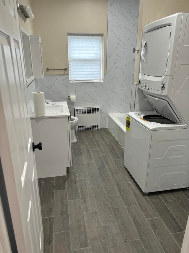320 36th St in Union City, NJ - Building Photo - Building Photo