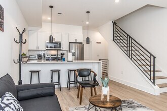 2435 Master St in Philadelphia, PA - Building Photo - Building Photo