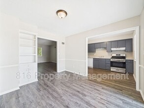 8030 Campbell St in Kansas City, MO - Building Photo - Building Photo