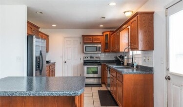 20300 London Ln in Waynesville, MO - Building Photo - Building Photo