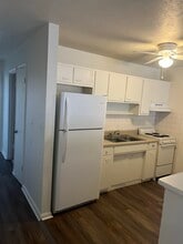 Yvonne Apartments in Louisville, KY - Foto de edificio - Building Photo