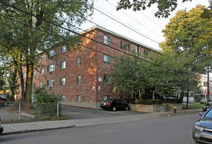 Gardner St, 75-90 Apartments