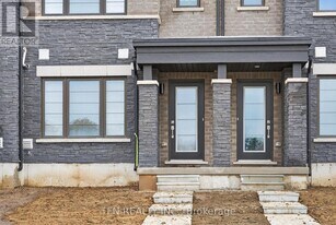 50 Melody Ln in Welland, ON - Building Photo