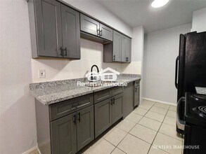 8034 Antoine Dr in Houston, TX - Building Photo - Building Photo