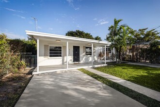 6335 SW 33rd St in Miami, FL - Building Photo - Building Photo