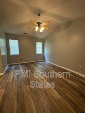 100 Clear Lake Dr in Simpsonville, SC - Building Photo - Building Photo