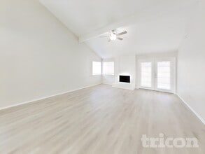 11118 Nepau Dr in Stafford, TX - Building Photo - Building Photo