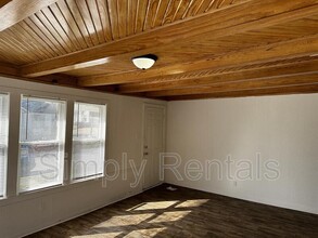 1406 Sycamore St in Commerce, TX - Building Photo - Building Photo