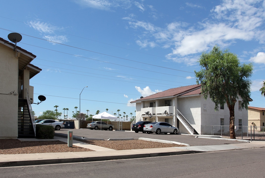 2913 E Cicero in Mesa, AZ - Foto de edificio