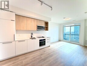 1185 Dupont St in Toronto, ON - Building Photo - Building Photo