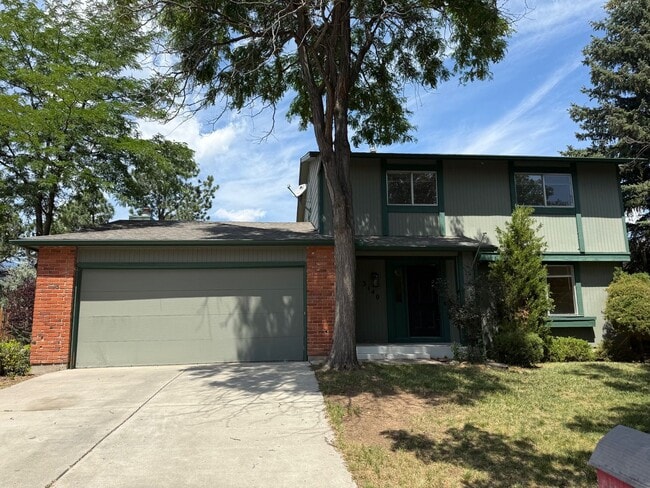 property at 3140 Westcliff Dr W