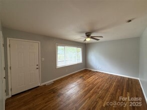 9536 Trinity Rd in Charlotte, NC - Building Photo - Building Photo