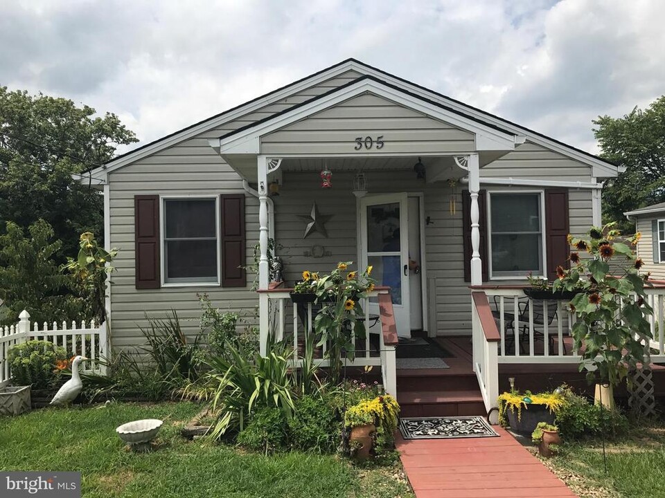305 N 2nd St in Shenandoah, VA - Foto de edificio