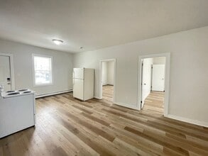 124 Beech St in Manchester, NH - Building Photo - Building Photo