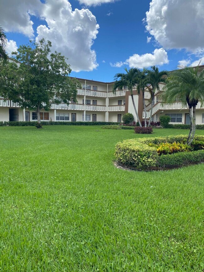 528 Mansfield M in Boca Raton, FL - Building Photo - Building Photo