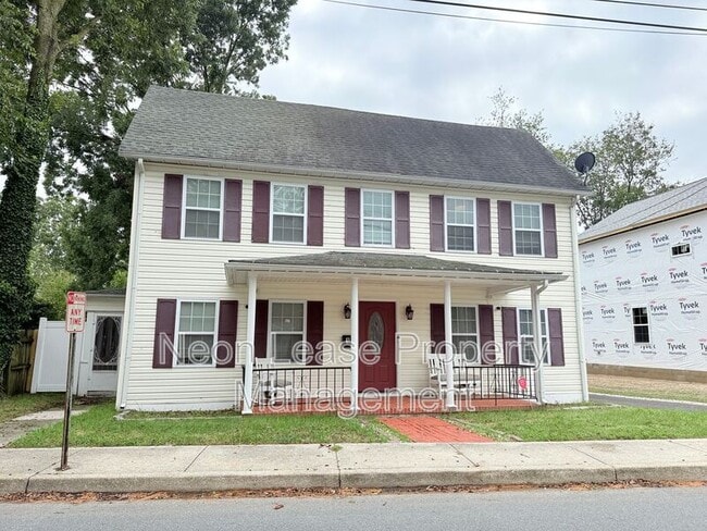 1 W Liberty St