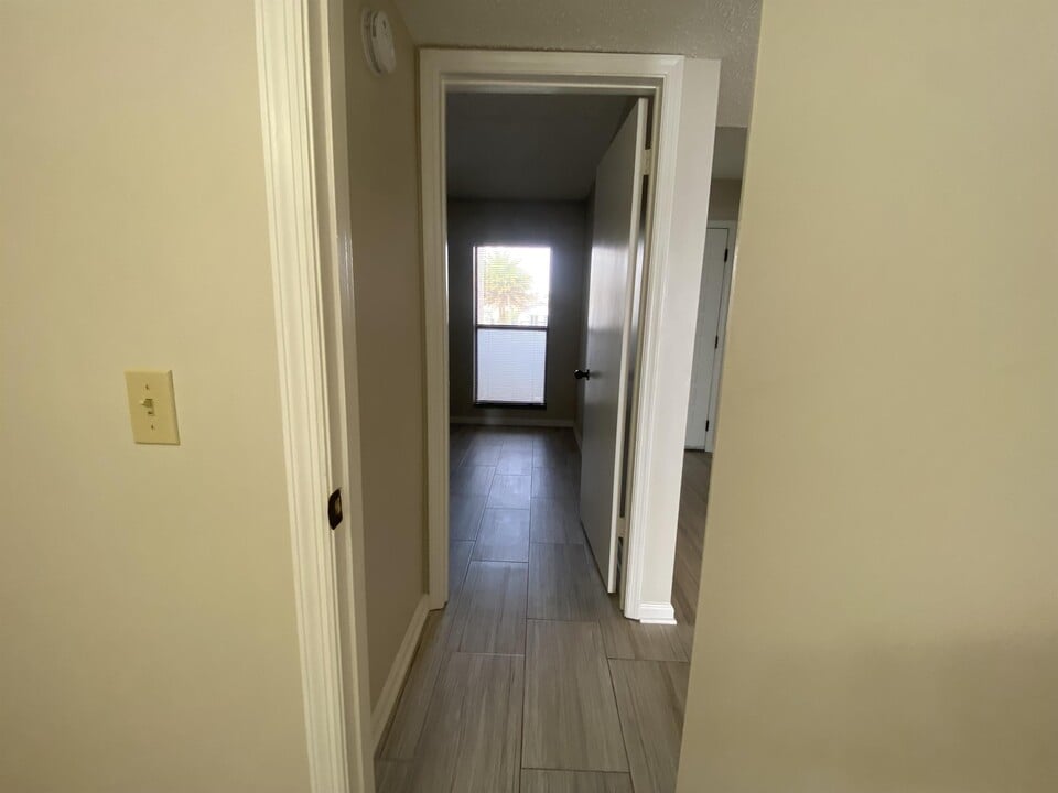 275 1st St S in Jacksonville Beach, FL - Foto de edificio