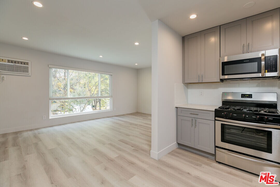 2232 W 24th St in Los Angeles, CA - Building Photo