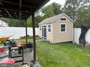 4128 Point Hollow Ln in Fairfax, VA - Building Photo - Building Photo