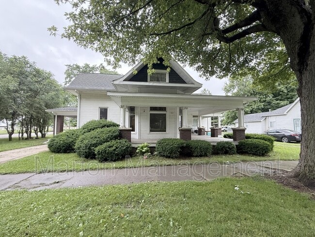 property at 512 S Pearl St