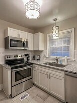 612 E Woodlawn Rd in Charlotte, NC - Building Photo