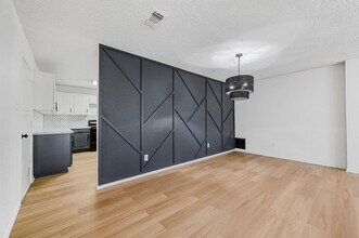 4042 St Christopher Ln in Dallas, TX - Building Photo - Building Photo